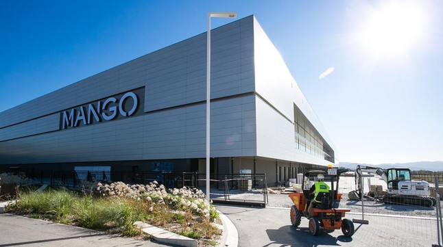 mango-ultimas-obras-centro-logistico-llica-damunt-1448822944999